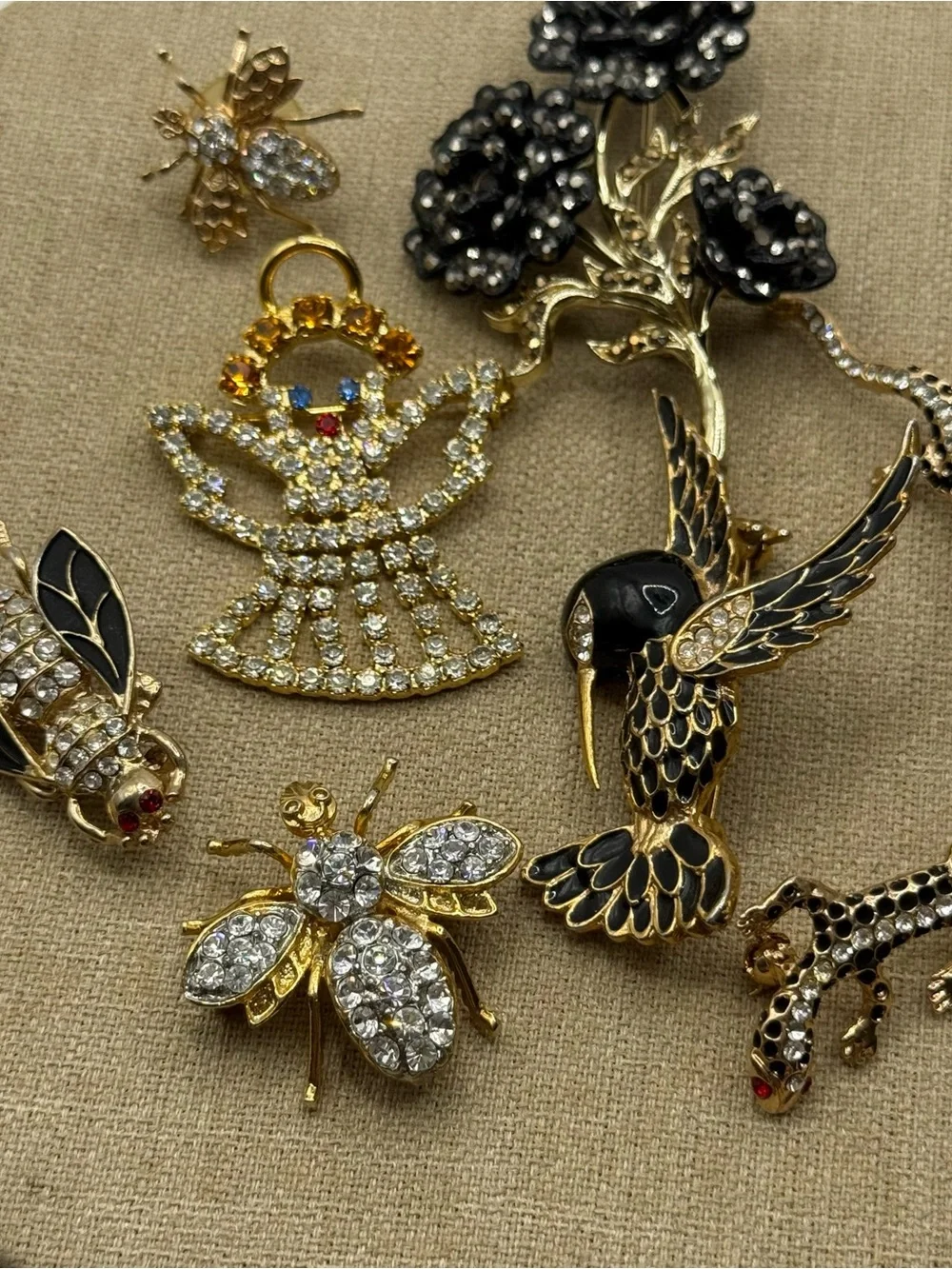 Set of 7 animal brooch lot